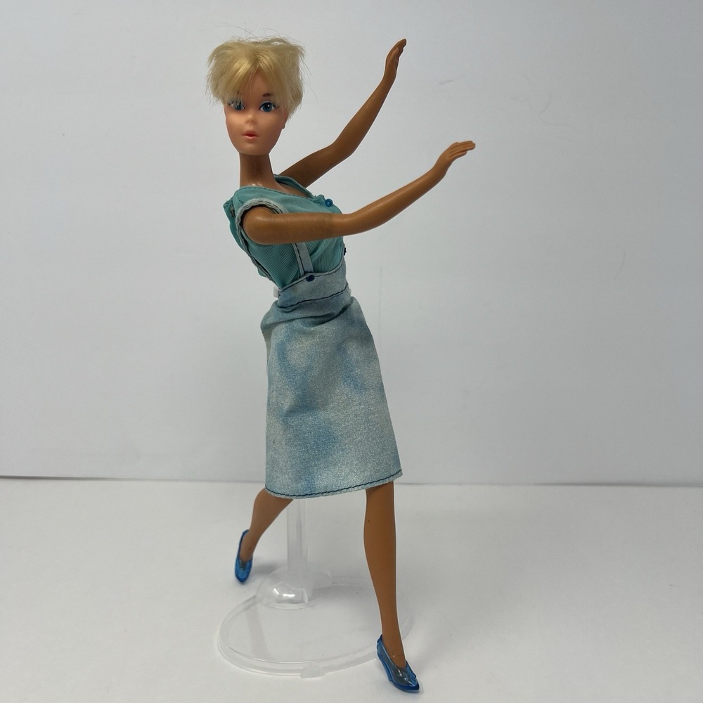 Vintage Barbie Doll Twist N Turn 1966 in Blue Outfit and‎ Shoes Made in Japan